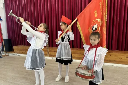 
19 мая — День детских общественных организаций

